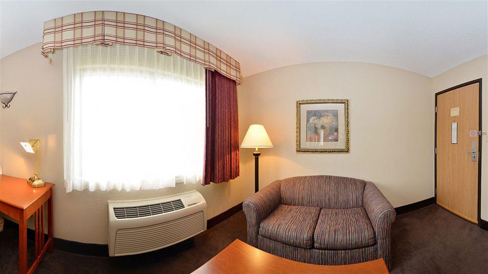 Best Western Plus University Park Inn & Suites Ames Exteriör bild