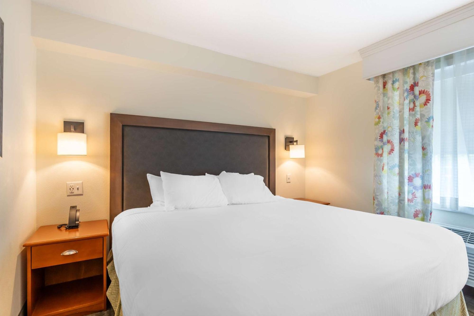 Best Western Plus University Park Inn & Suites Ames Exteriör bild