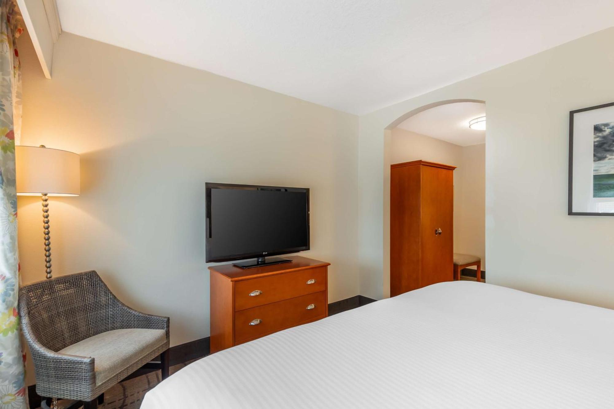 Best Western Plus University Park Inn & Suites Ames Exteriör bild