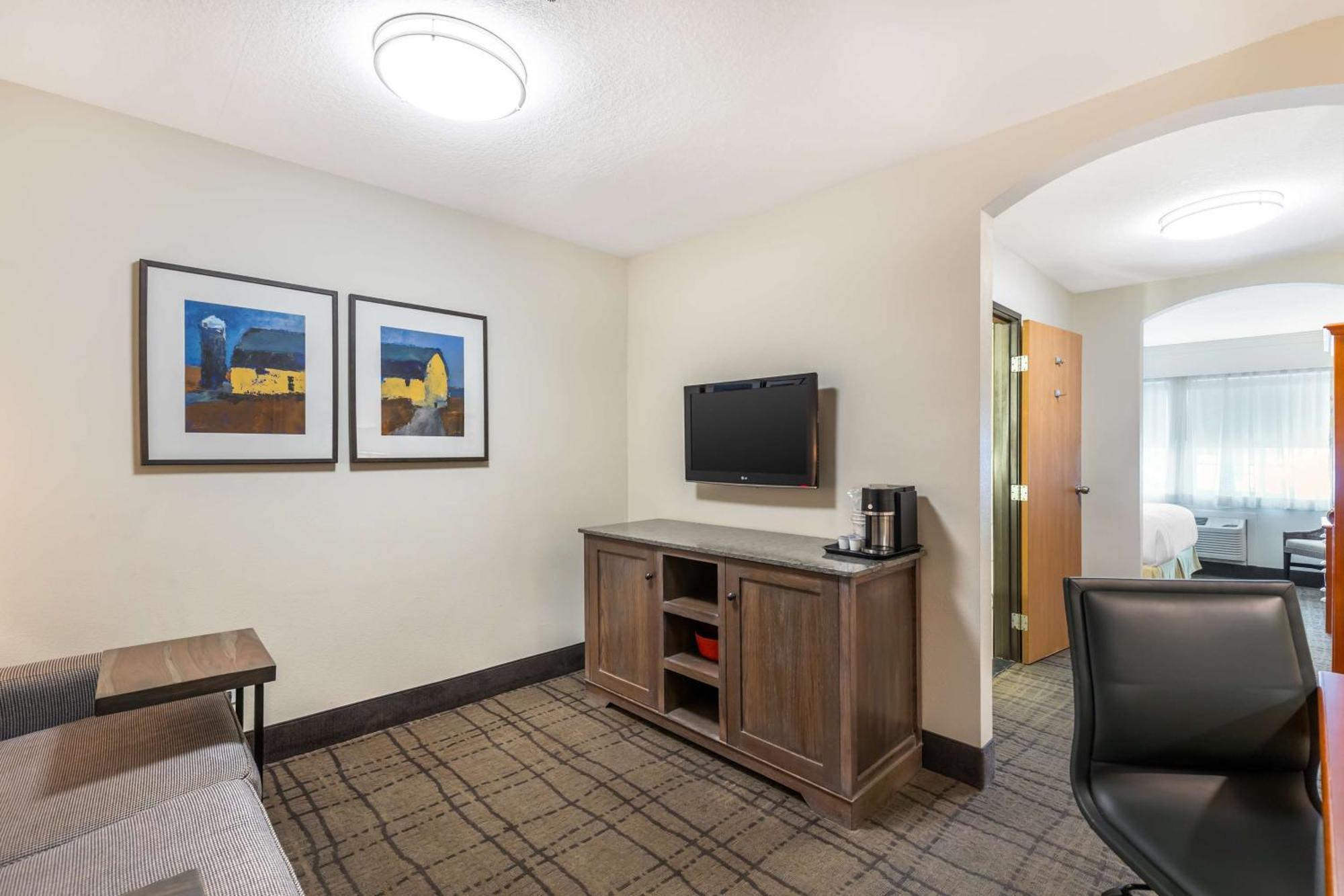 Best Western Plus University Park Inn & Suites Ames Exteriör bild