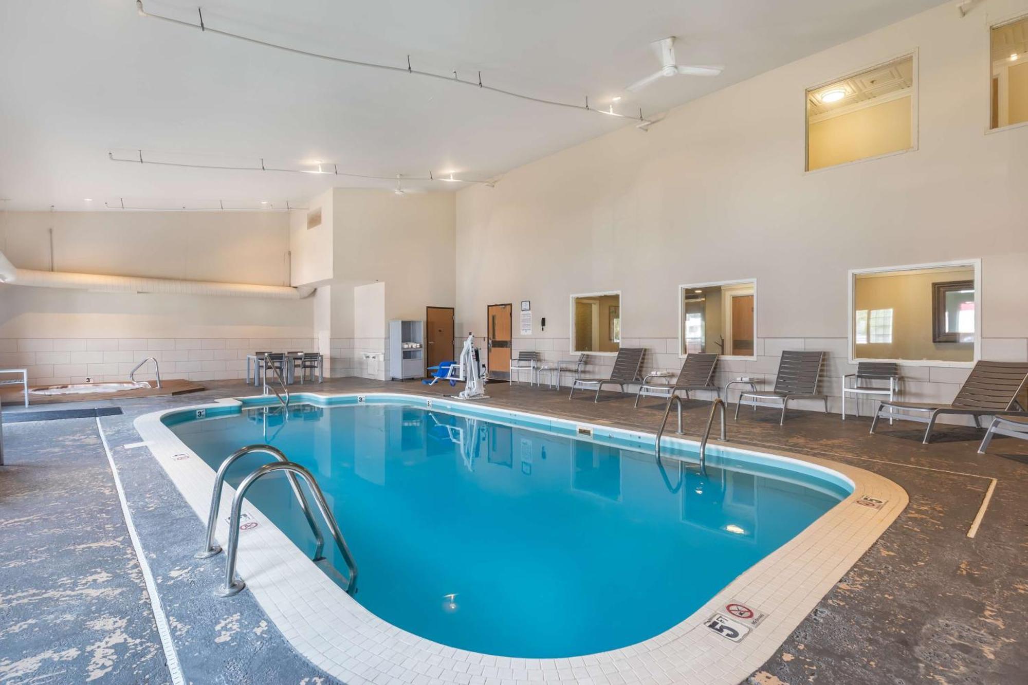 Best Western Plus University Park Inn & Suites Ames Exteriör bild